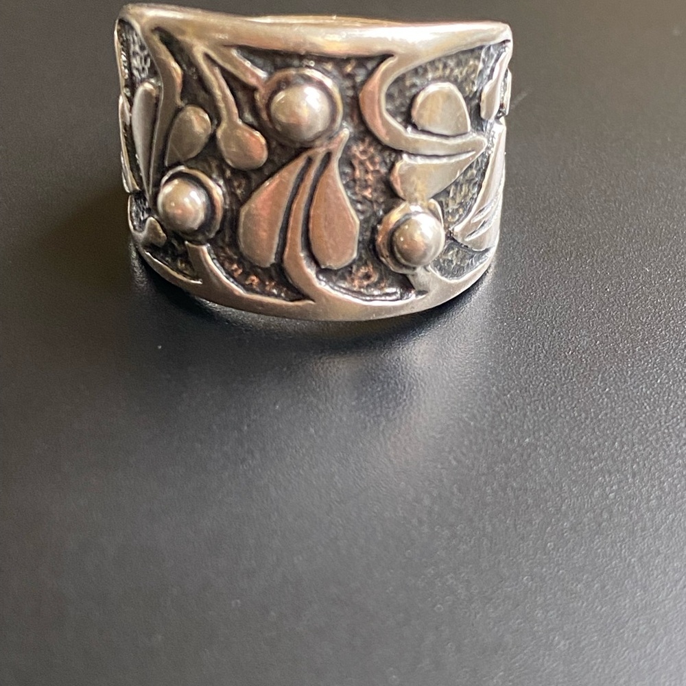 Silpada Heart Vine Ring size 8 - Picture 8 of 8